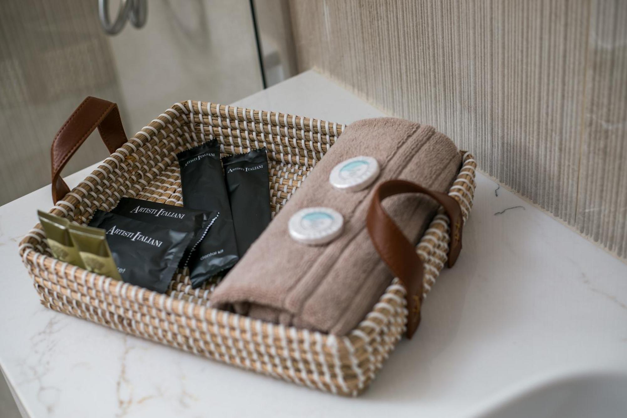 Aparthotel Lambis & 3*