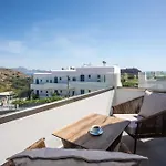 Lambis Studios & Apartments