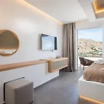Lambis Studios & Apartments
