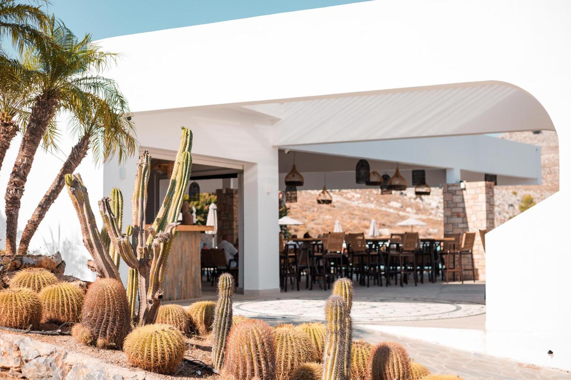 Lambis & Aparthotel 3*