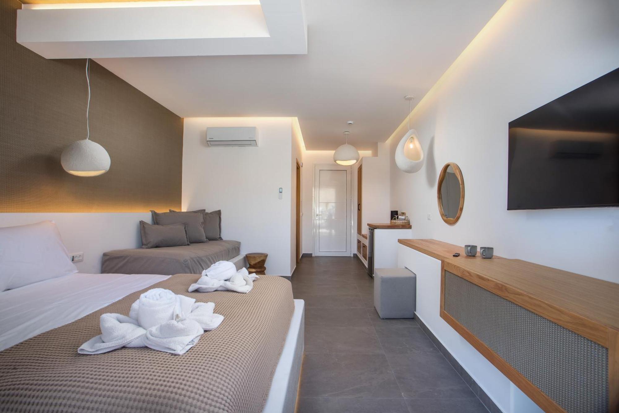 Aparthotel Lambis &