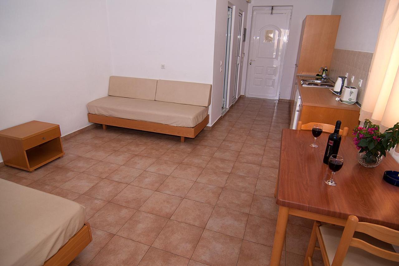 Lambis & Aparthotel 3*